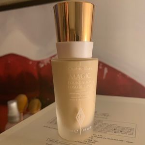 Charlotte tilbury magic foundation 4.5